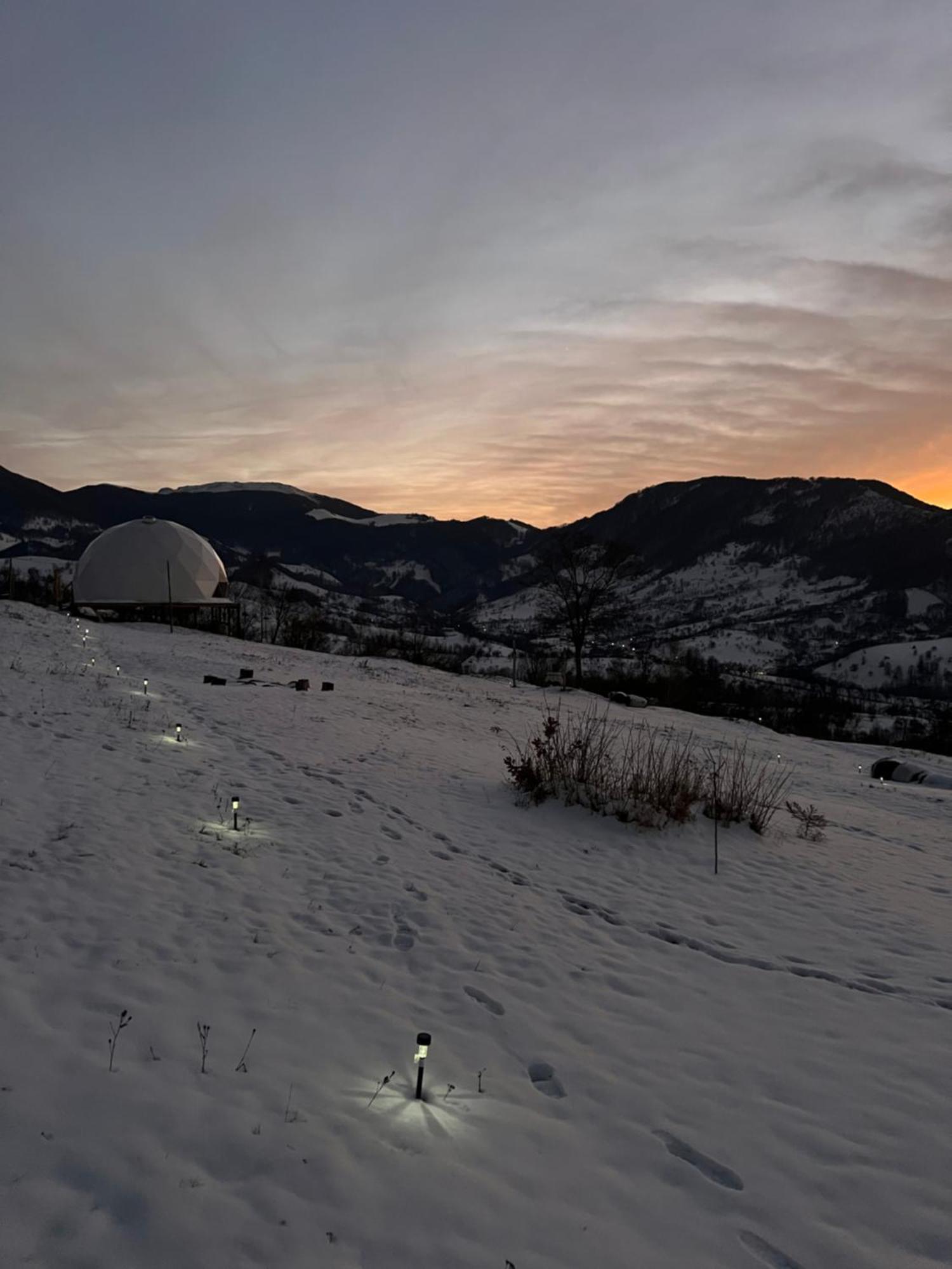 Starry Dome - Manta'S Retreat Glamping Cornereva Hotel ภายนอก รูปภาพ